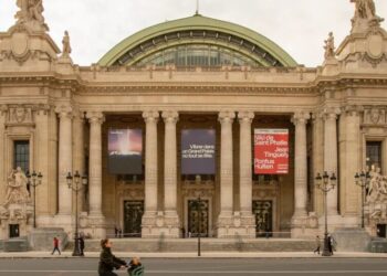 Lavish Art Basel Paris Preview Draws Interest Under Shadow of Protests