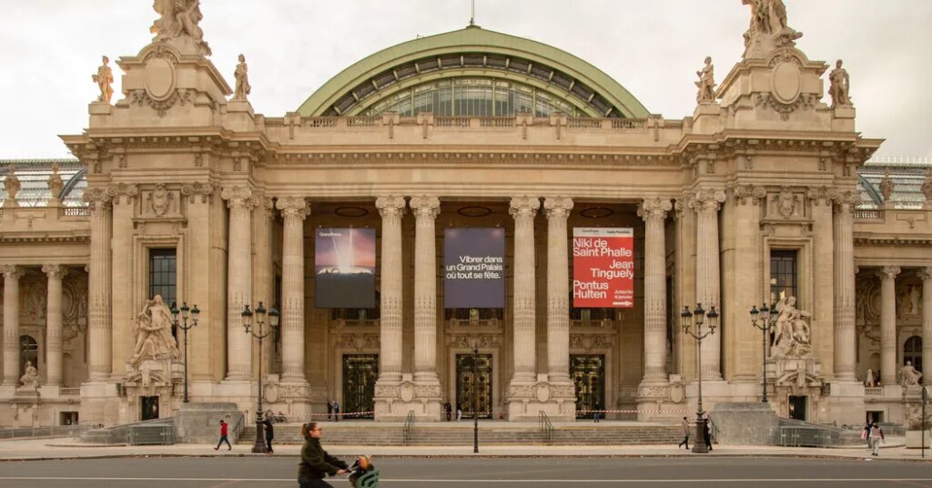Lavish Art Basel Paris Preview Draws Interest Under Shadow of Protests