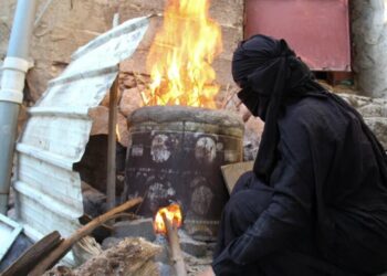 Major Yemeni City Running Out of Food and Water as Houthis Encircle It