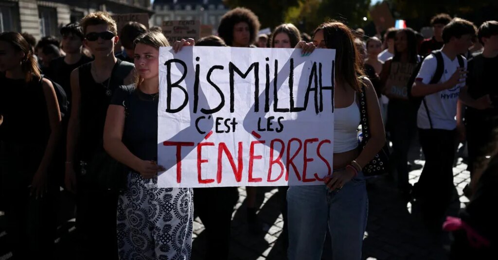 Student Protesters in France Have a Strange New Slogan. What Does It Mean?