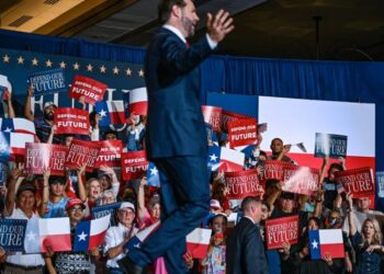 Republican National Committee, Far Richer Than D.N.C., Pumps $50 Million Into Midterms