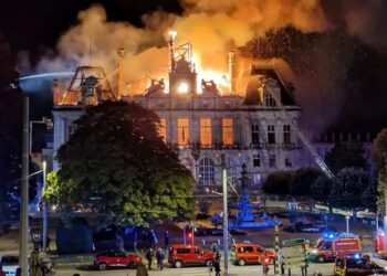France Comes Unglued, Again