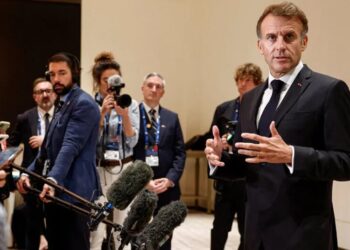 Macron Says Trump Does Not Like France and Distorts Its Troubles