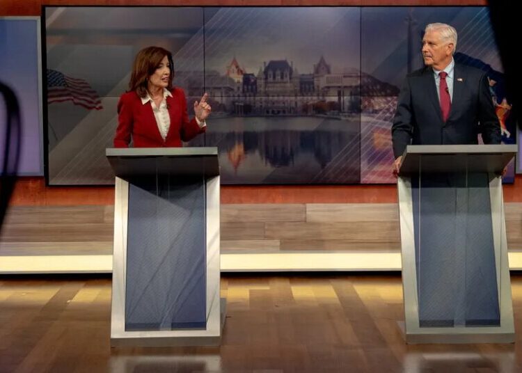 Hochul Leads Blakeman by 14 Points in Latest Poll