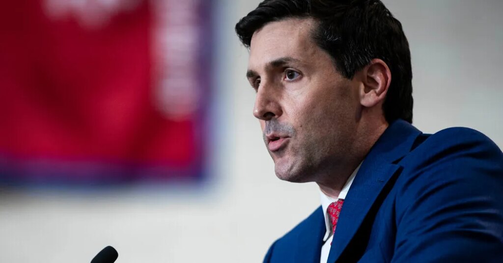 Key Trump Health Adviser Resigns Ahead of Midterms