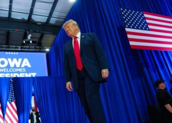 Trump Rallies to Shore Up Iowa Senate Race for Ashley Hinson