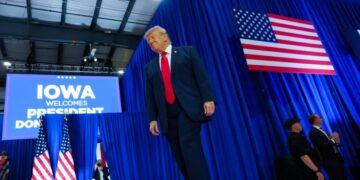 Trump Rallies to Shore Up Iowa Senate Race for Ashley Hinson