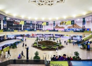 Strike on Saudi Airport Kills 2 as U.S. Tells Some Diplomats to Leave