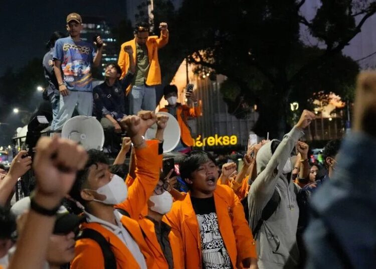 Protesters in Indonesia Demand Action to Stop Fires in Rainforests