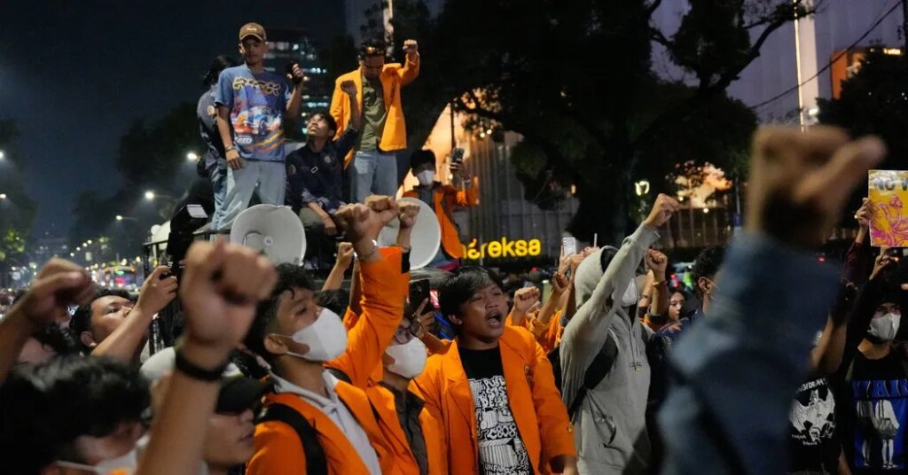Protesters in Indonesia Demand Action to Stop Fires in Rainforests