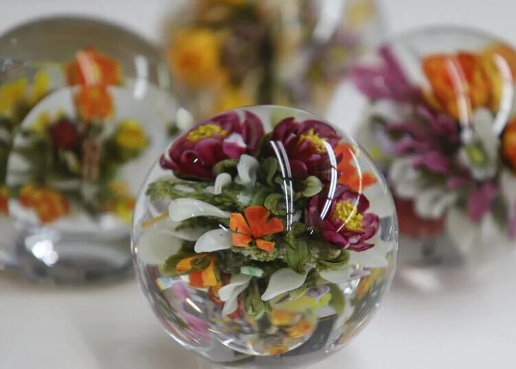 Paul Stankard Has Died. Behold What He Did With Paperweights.