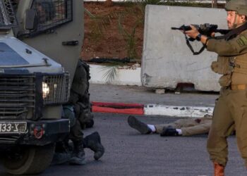 Palestinian Gunmen Open Fire on Israelis in the West Bank, Officials Say