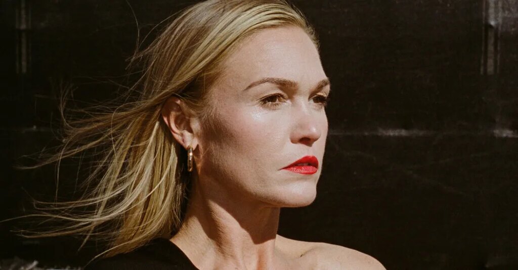 Julia Stiles’s Dancing Is Healing Millennials
