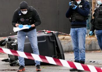 One Killed Near Paris After Gunman Fires at Random, Officials Say
