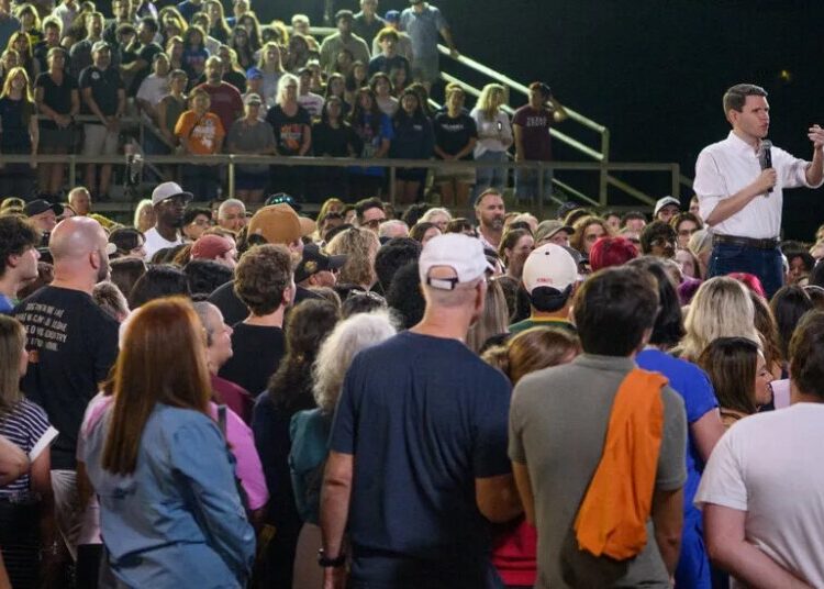 In Final Surge of Vast Midterm Spending, Parties Make Last-Ditch Appeals