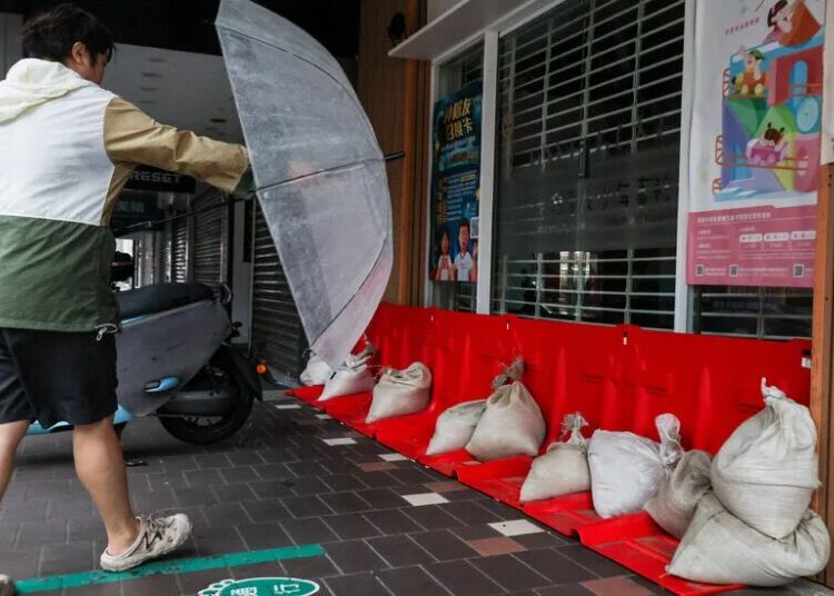 Taiwan Shuts Down as Typhoon Champi Approaches