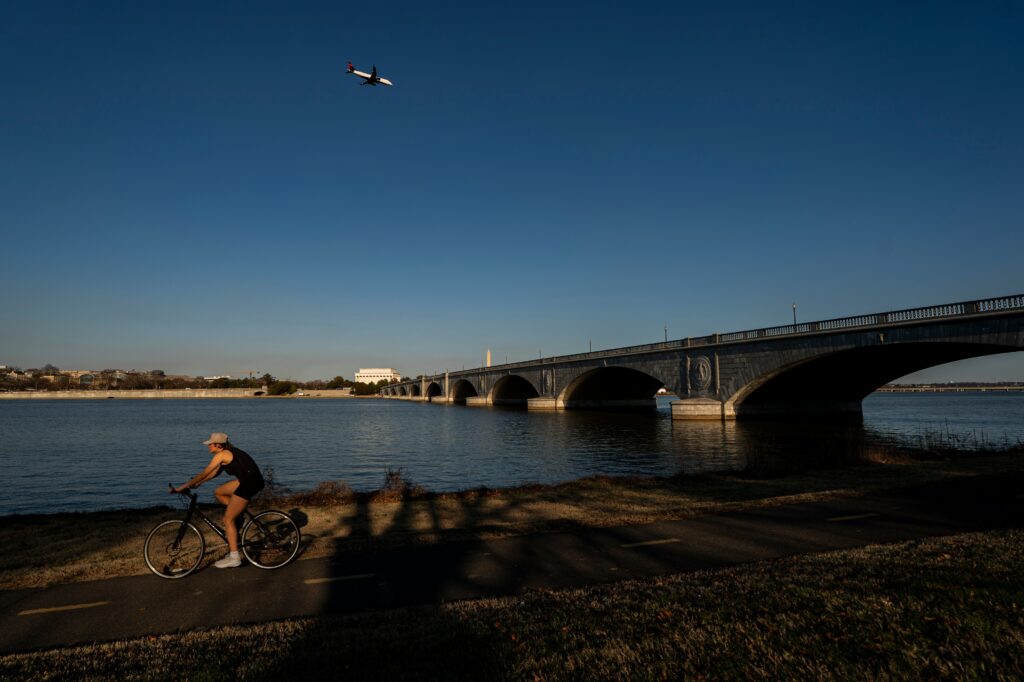 A 250-foot obstacle is the last thing Reagan National Airport needs