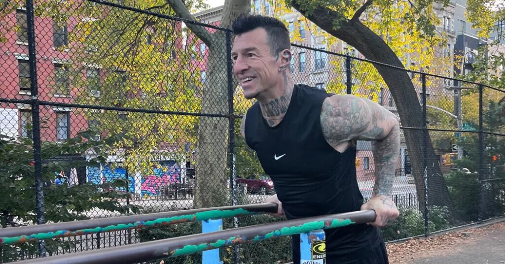 New Fight at Gritty Manhattan Park Is Over ‘Punk Rock’ Pull-Up Bars