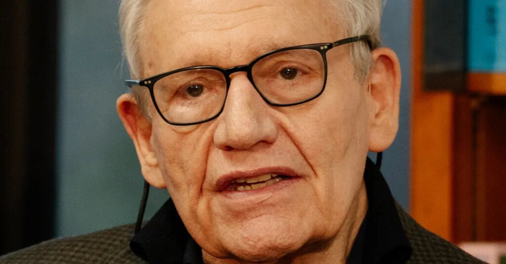Bob Woodward Thought Jeff Bezos Had His Back. Now He Feels Disillusioned.