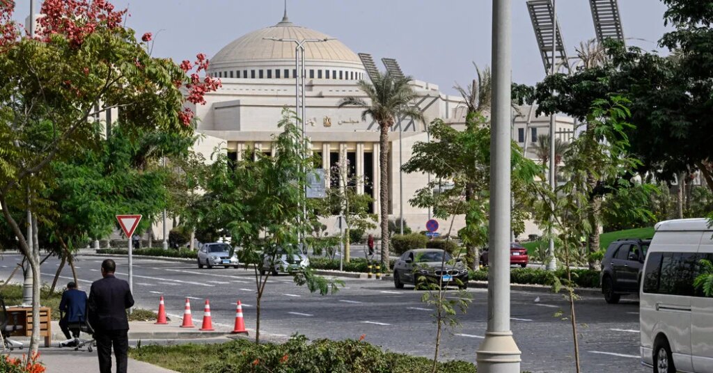 Egypt Approves Sending Military Support to Defend Saudi Arabia From Houthis