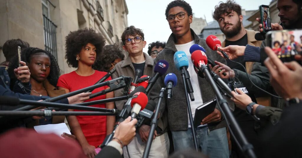 France Makes Concessions to Students, but Not Enough to Halt Protests