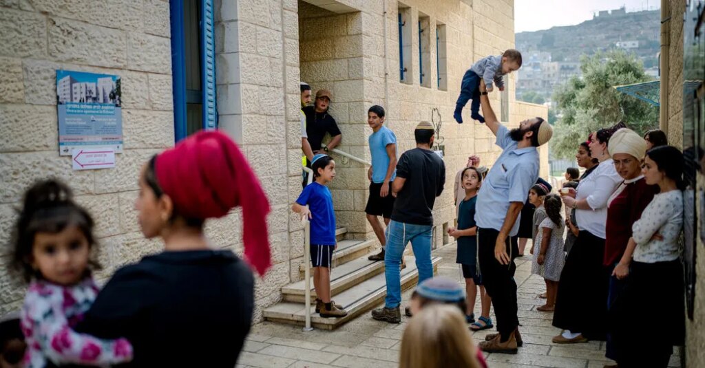 Israelis Surge to Polls With Nation’s Future on the Ballot