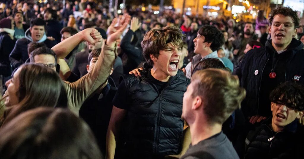 Serbian Students, Victorious and Leaderless, Go After the Media