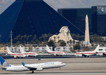 Text Message Referencing a ‘Hijack’ Forces United Flight to Return to Vegas