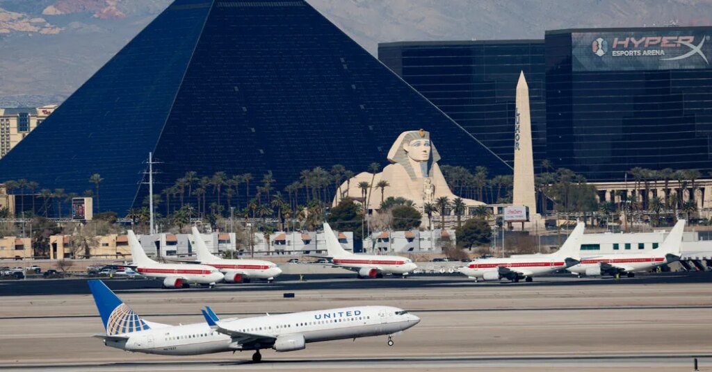 Text Message Referencing a ‘Hijack’ Forces United Flight to Return to Vegas