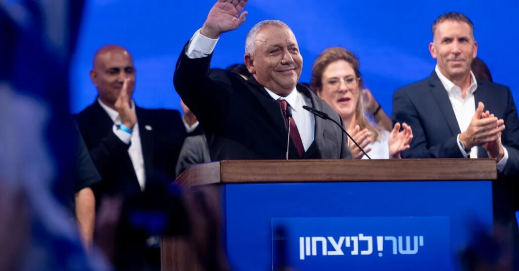 Eisenkot’s ‘Catch-22’: Main Rival of Netanyahu Has No Easy Options
