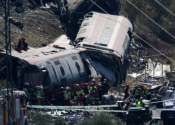 Spain’s Transportation Minister Said Incorrect Instructions Led to Train Crash