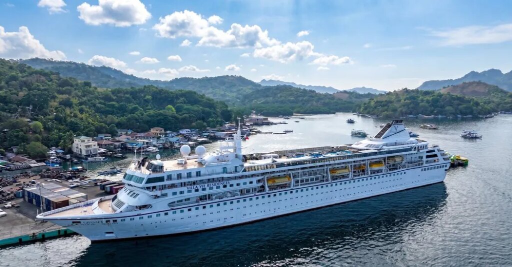 An ‘Endless Cruise’ Goes Broke, Stranding Passengers