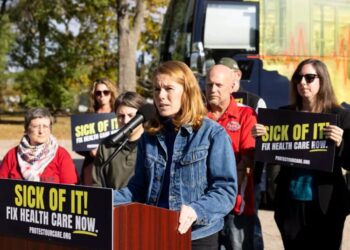 In Dueling Health Messages, Democrats Focus on Cost and Republicans on Fraud