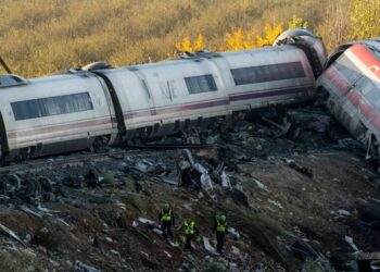 Spain Crash Investigators Focus on Train Traffic Controllers’ Role