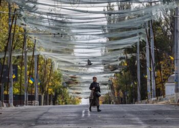 A Ukrainian City in the Kill Zone Relishes a Moment of Peace