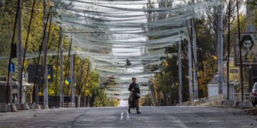 A Ukrainian City in the Kill Zone Relishes a Moment of Peace