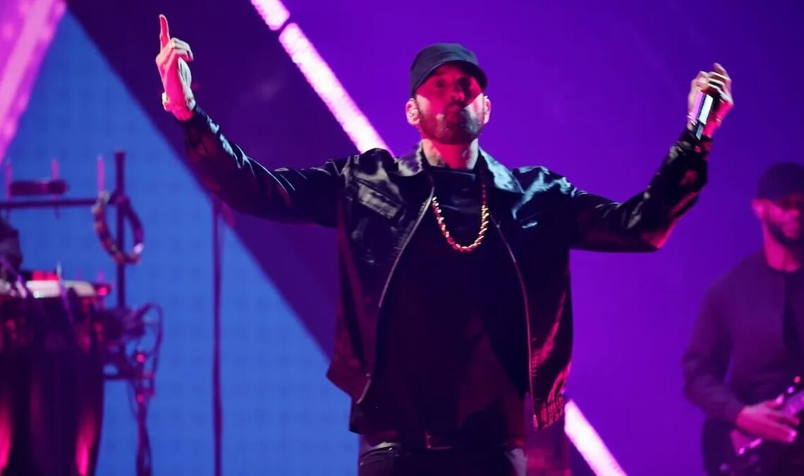 3 Times Eminem Completely Hijacked Someone Else’s Song