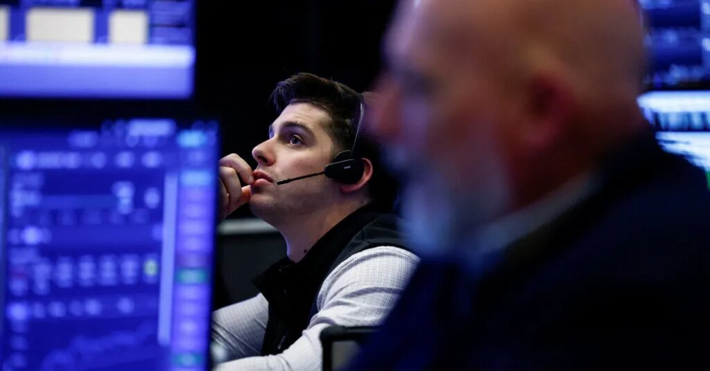 Tech Stocks Tumble, but Broader Market Is Holding On