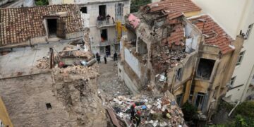 3 Arrested in Connection With Deadly Blast in Central Athens