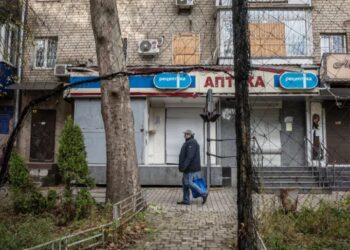 Evacuees Arrive to Safety From Besieged Ukrainian City