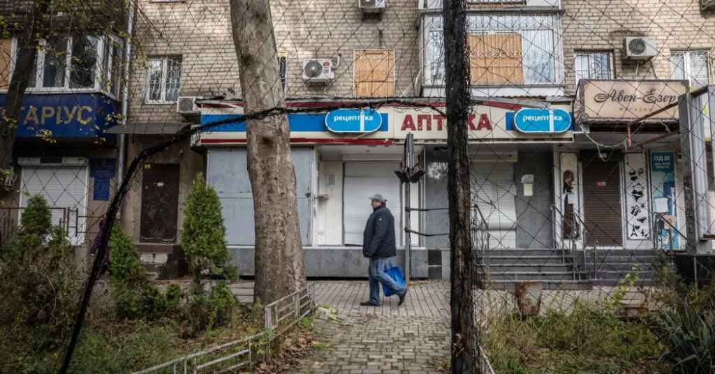 Evacuees Arrive to Safety From Besieged Ukrainian City