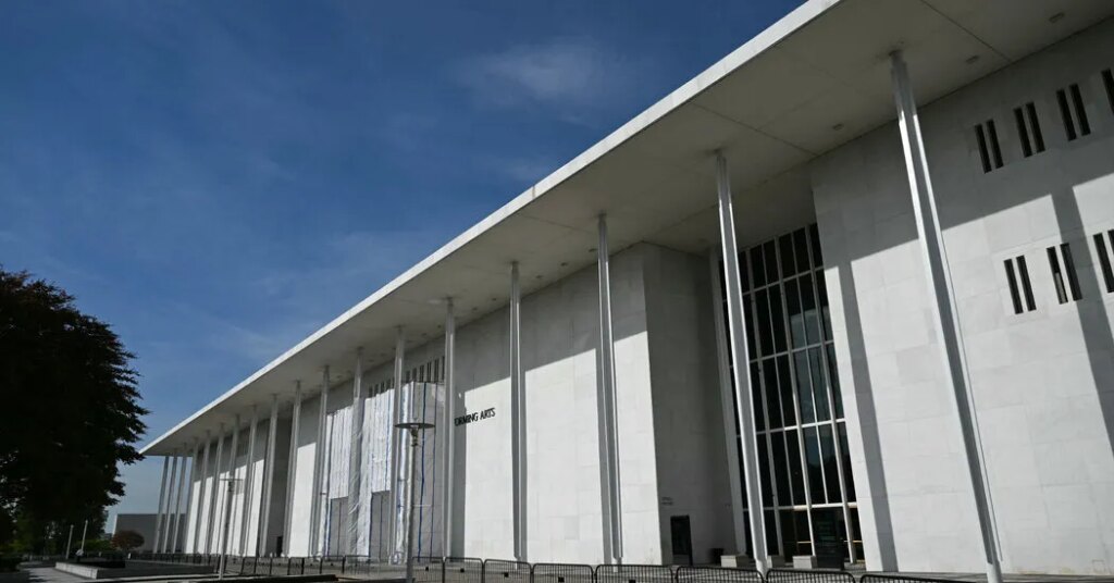 Court Filing Cites Internal Pressure to Close Kennedy Center