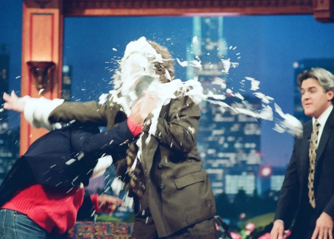 32 Years Ago, Burt Reynolds Got Into a Real On-Air Fight With a Nickelodeon Host on ‘The Tonight Show’