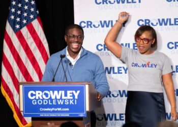 Why the Brewers’ win may help Wisconsin’s Democratic nominee for governor