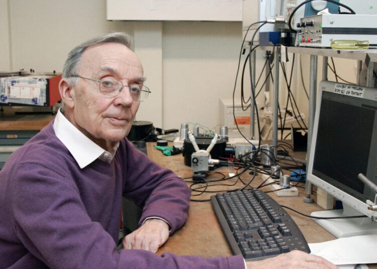 Born to a science dynasty, he broke away and made a photosynthesis breakthrough