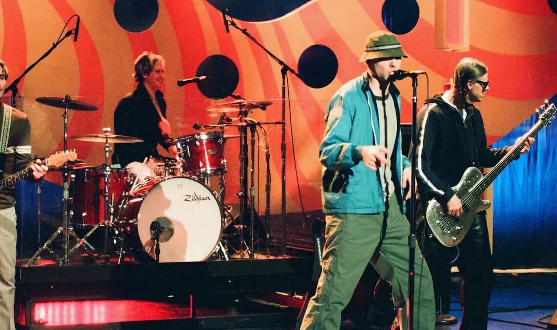 4 One-Hit Wonders From the 1990s That Are Still Stuck in My Head Over 30 Years Later