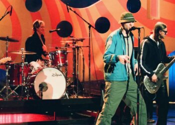 4 One-Hit Wonders From the 1990s That Are Still Stuck in My Head Over 30 Years Later