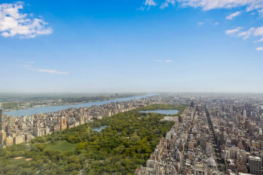A full-floor condo at 432 Park Ave. has hit the market as what is billed as the city’s most expensive rental, asking $250,000 a month.