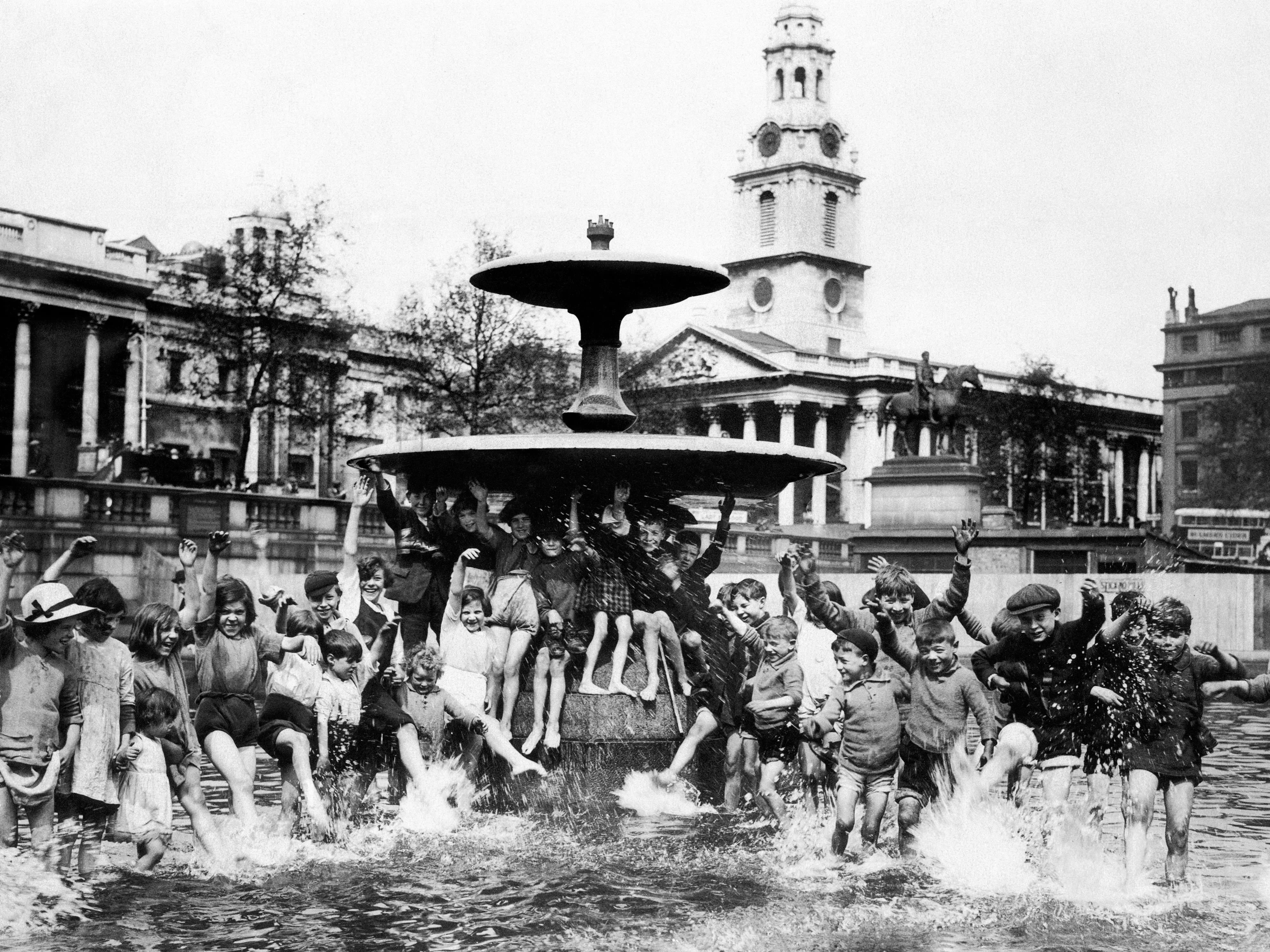 tflgar square london 1920s