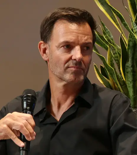 Peter Csathy headshot